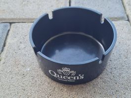 Rauchen / Aschenbecher / Quenn`s / Quinine Water / ORNAMIN